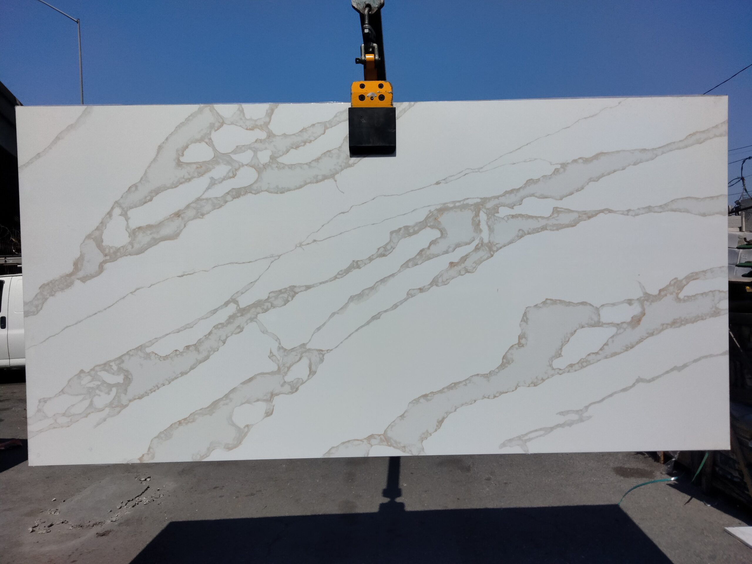 CALACATTA ORO 22 Slab In Sun 3 1 Scaled